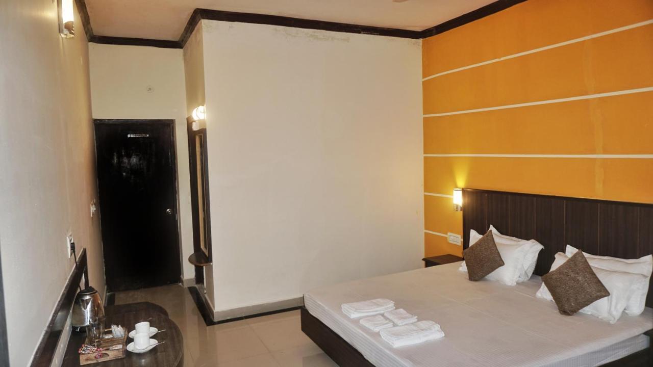 Headquarter Khajuraho Hostel Exterior photo